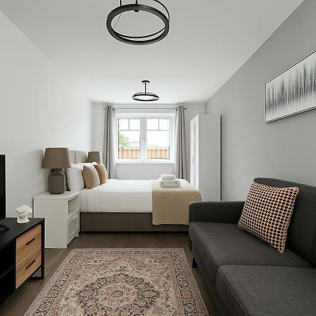 Bright Private Rooms - Peaceful Morden Location London Eksteriør bilde